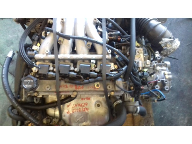Motor color Gris VOLVO V40 2000