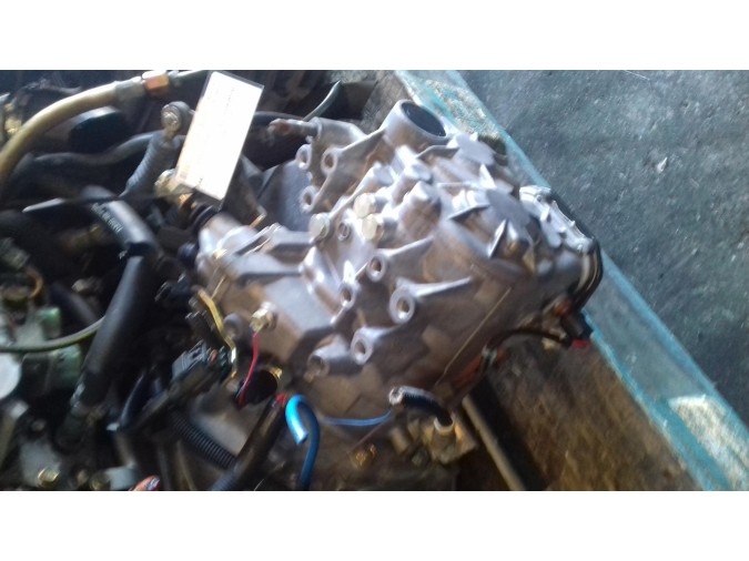 Caja de cambios color Gris VOLVO V40 2000