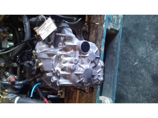 Caja de cambios color Gris VOLVO V40 2000