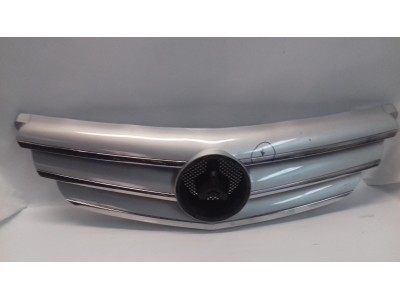 REJILLA DELANTERA MERCEDES VANEO 2009