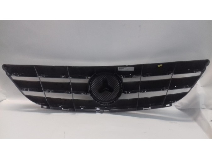 REJILLA DELANTERA MERCEDES VANEO 2009