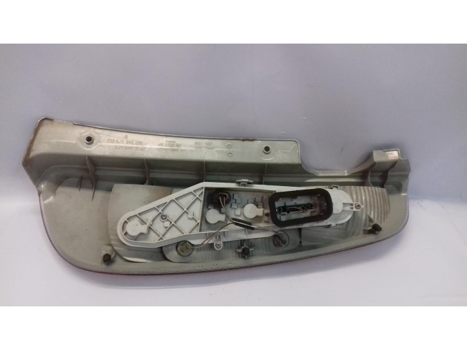 PILOTO TRASERO IZQUIERDO SKODA ROOMSTER 2012