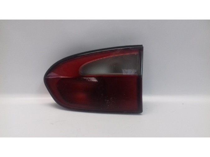 PILOTO TRASERO DERECHO SEAT ATECA 1999