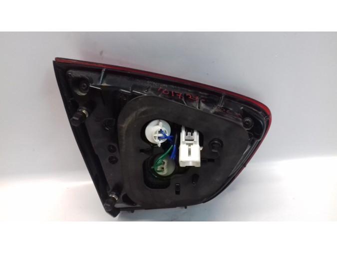 PILOTO TRASERO DERECHO KIA RIO 2015