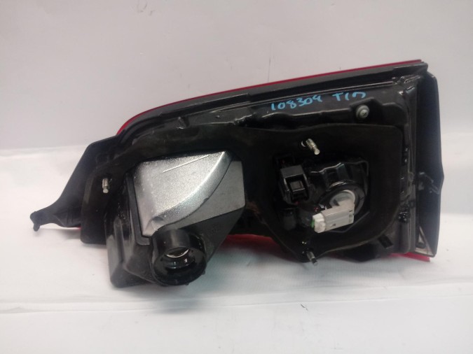 PILOTO TRASERO DERECHO NISSAN QASHQAI 2017