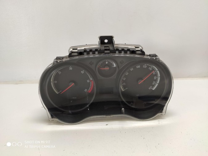 CUADRO INSTRUMENTOS OPEL CORSA 2010