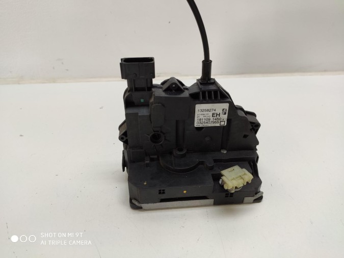CERRADURA PUERTA DELANTERA DERECHA OPEL CORSA 2010