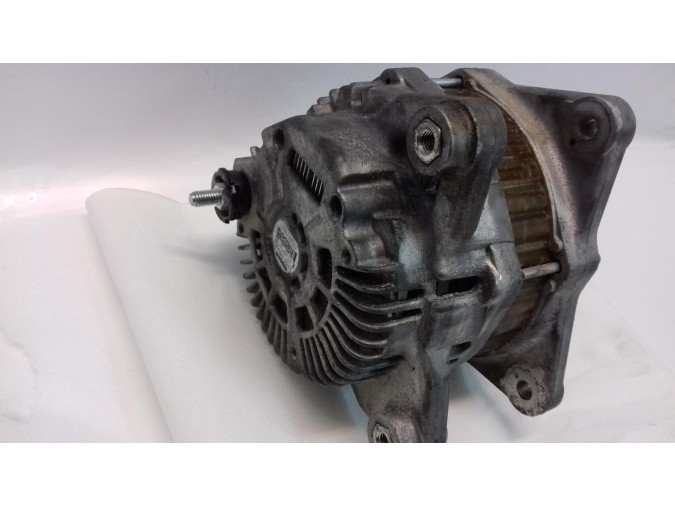 Alternador NISSAN NV200 2016