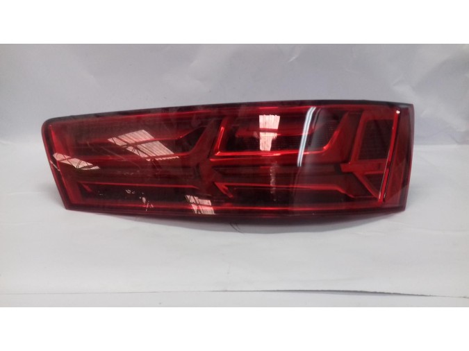 PILOTO TRASERO DERECHO MERCEDES C CLASS 2017