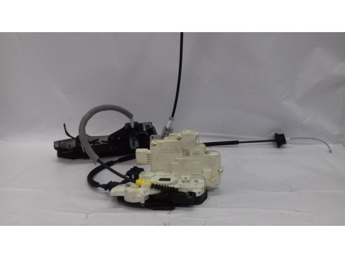 CERRADURA PUERTA TRASERA DERECHA MERCEDES C CLASS 2017