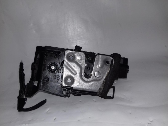 CERRADURA PUERTA DELANTERA DERECHA NISSAN CAPTUR 2016