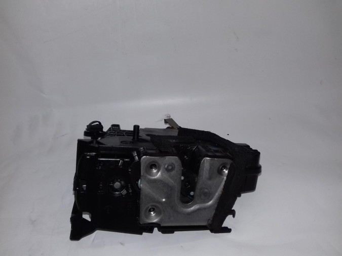 CERRADURA PUERTA TRASERA DERECHA NISSAN CAPTUR 2016