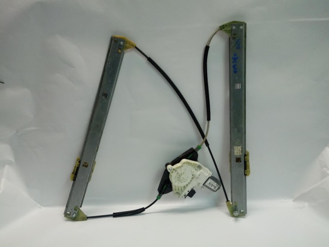 ELEVALUNAS DELANTERO DERECHO AUDI Q5 2009