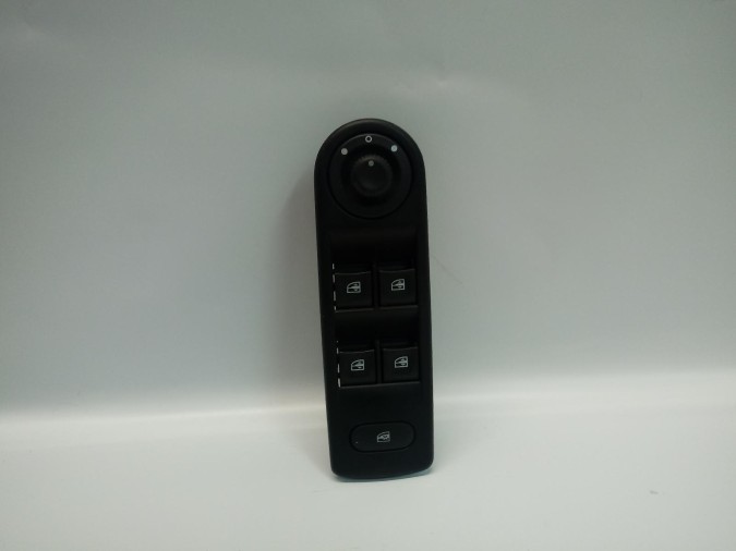 MANDO ELEVALUNAS DELANTERO IZQUIERDO RENAULT CAPTUR 2015