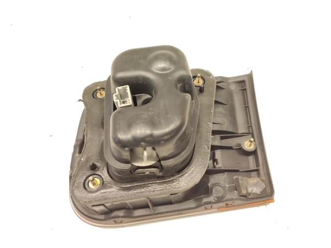 PILOTO TRASERO IZQUIERDO HONDA CIVIC 1998
