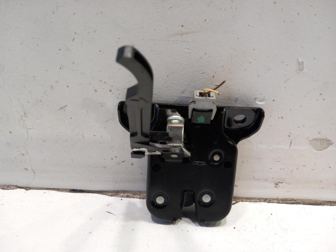 CERRADURA PORTON TRASERO AUDI A3 2011