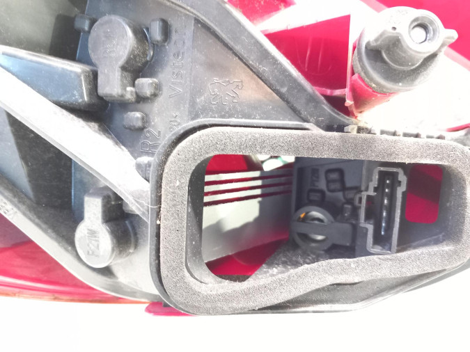 PILOTO TRASERO DERECHO PEUGEOT 207 2007