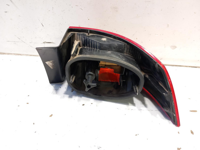 PILOTO TRASERO IZQUIERDO RENAULT LAGUNA 2001