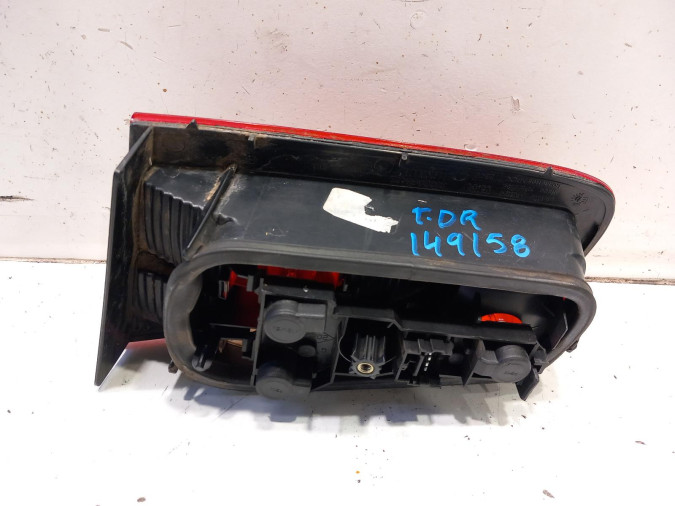 PILOTO TRASERO IZQUIERDO RENAULT LAGUNA 2001