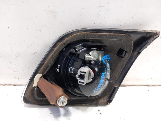 PILOTO TRASERO IZQUIERDO MAZDA 3 2005