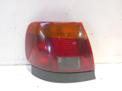 PILOTO TRASERO IZQUIERDO AUDI A4 1996