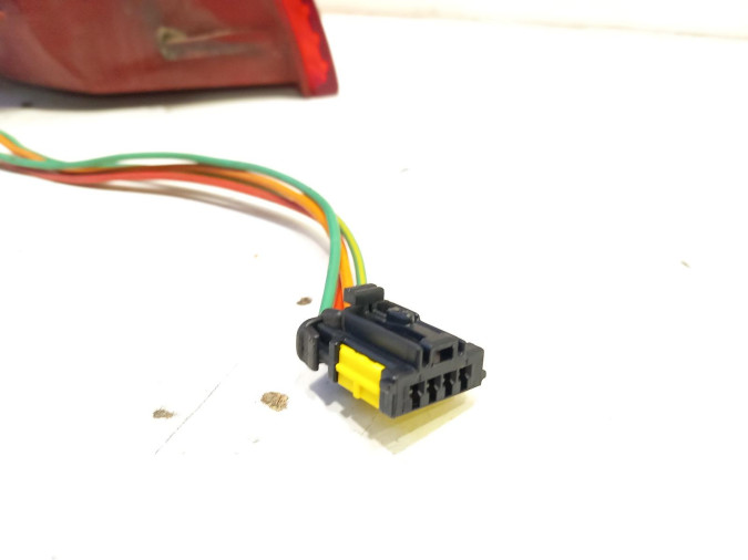 PILOTO TRASERO DERECHO PEUGEOT 607 2001