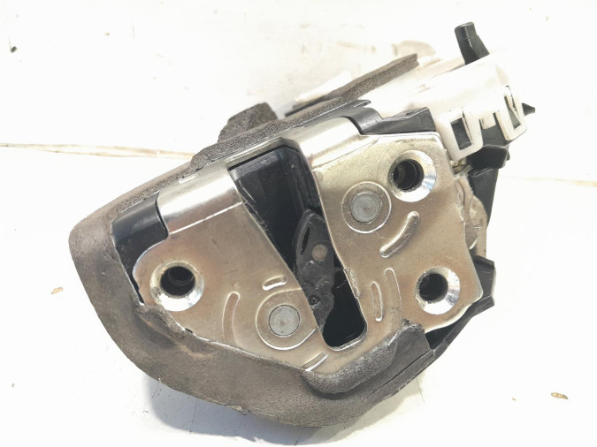 CERRADURA PUERTA TRASERA IZQUIERDA TOYOTA PRIUS 2015