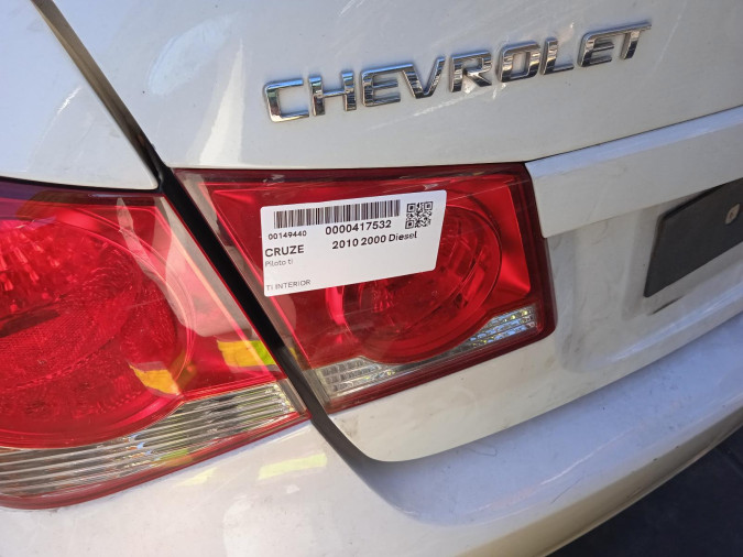 PILOTO TRASERO IZQUIERDO INTERIOR CHEVROLET CRUZE ROJO / BLANCO 40343