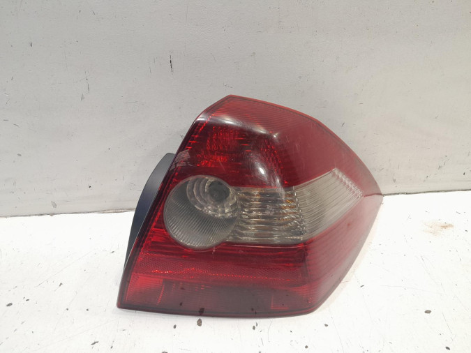 PILOTO TRASERO DERECHO RENAULT MEGANE 2003