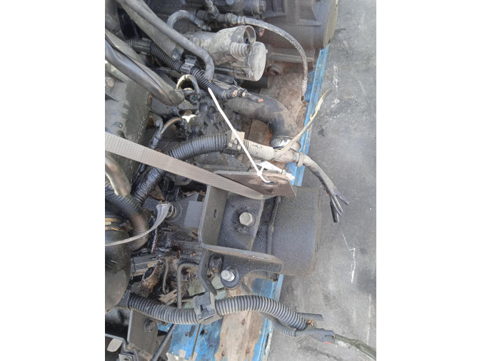 CAJA CAMBIOS MAZDA 323 1999