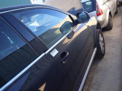 PUERTA DELANTERA DERECHA VOLKSWAGEN TOUAREG 2005
