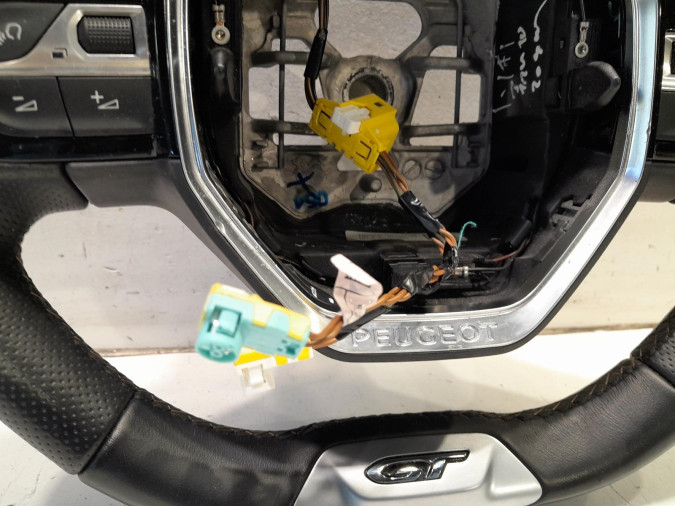 Volante PEUGEOT 5008 2021