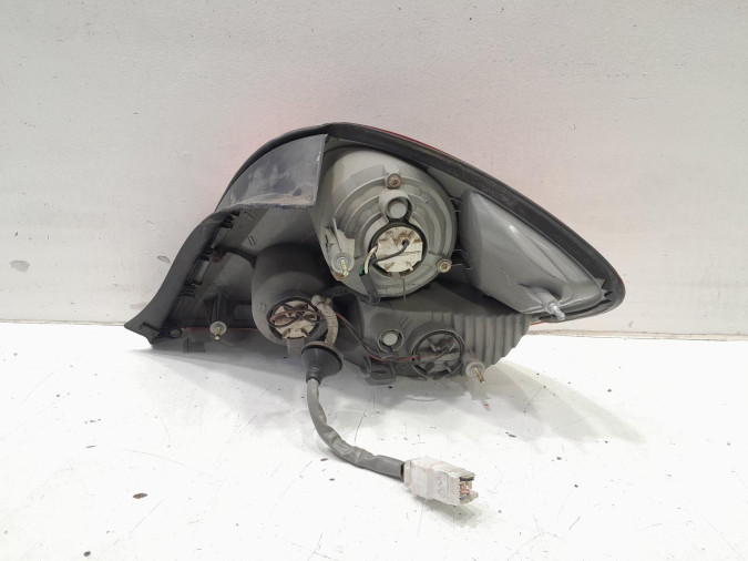 PILOTO TRASERO DERECHO AUDI COUPE 2003