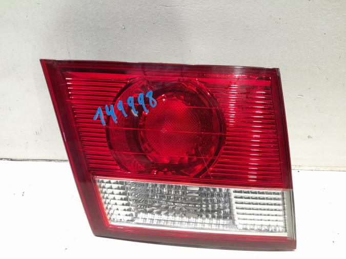 PILOTO TRASERO IZQUIERDO KIA CARENS 2004