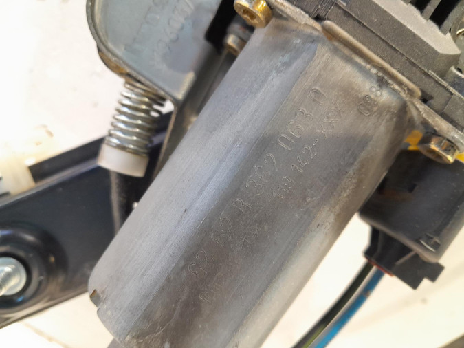 ELEVALUNAS DELANTERO IZQUIERDO RENAULT KANGOO 2000