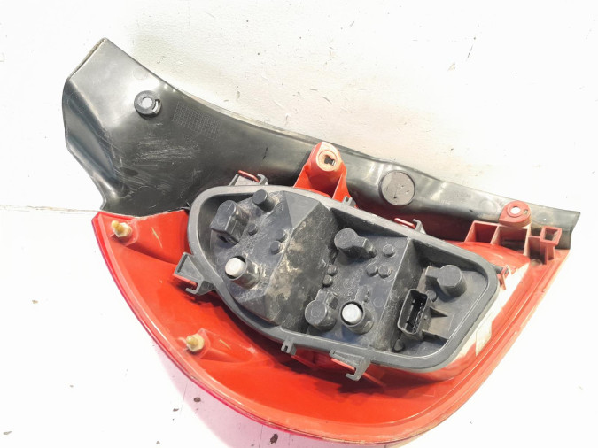 PILOTO TRASERO DERECHO RENAULT CLIO 2006