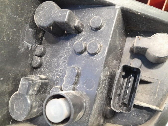 PILOTO TRASERO DERECHO RENAULT CLIO 2006