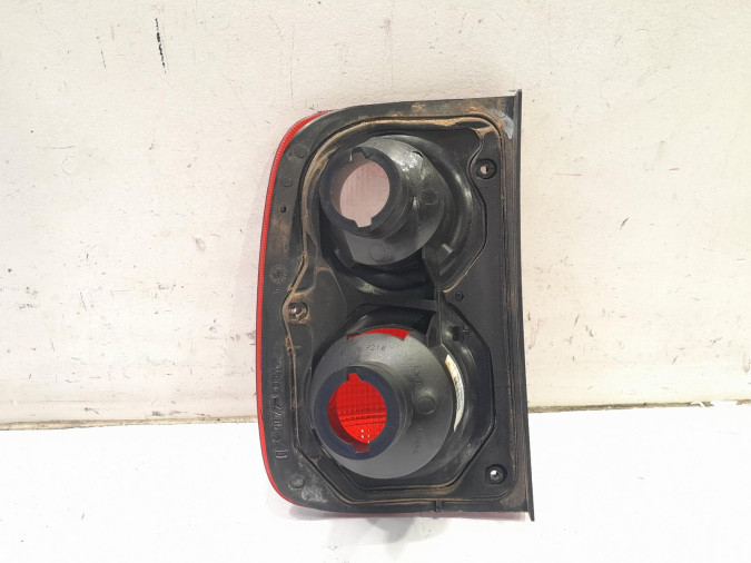 PILOTO TRASERO DERECHO LAND ROVER FREELANDER 2001