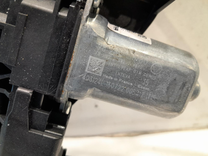 ELEVALUNAS DELANTERO DERECHO PEUGEOT 2008 2022