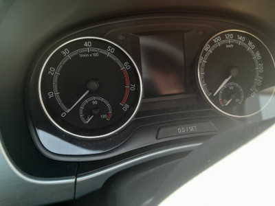 CUADRO INSTRUMENTOS SKODA FABIA 2019