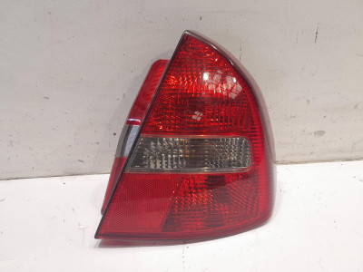PILOTO TRASERO DERECHO MITSUBISHI CARISMA 2000