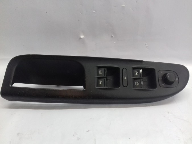 MANDO ELEVALUNAS DELANTERO IZQUIERDO VOLKSWAGEN PASSAT 38495