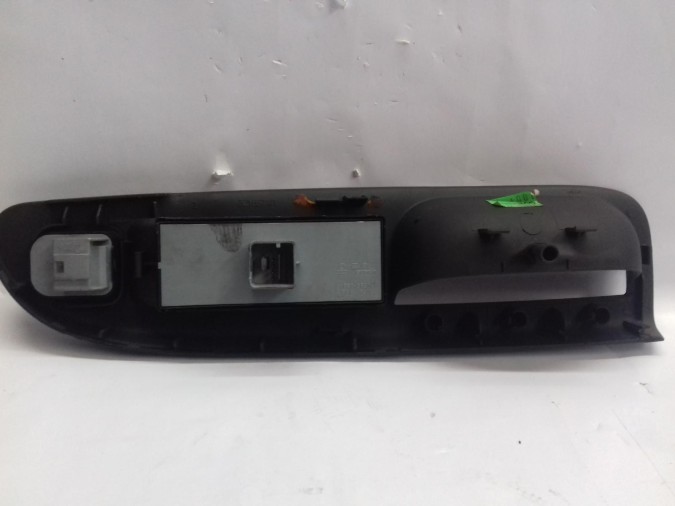 MANDO ELEVALUNAS DELANTERO IZQUIERDO VOLKSWAGEN PASSAT 38495