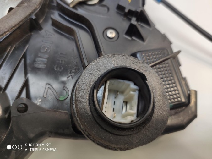 CERRADURA PUERTA DELANTERA DERECHA TOYOTA AURIS 2010