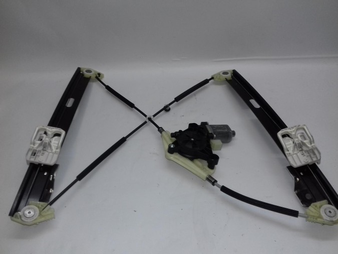 ELEVALUNAS DELANTERO DERECHO SEAT LEON 2019
