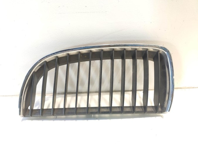 REJILLA DELANTERA IZQUIERDA BMW SERIE 3 2007