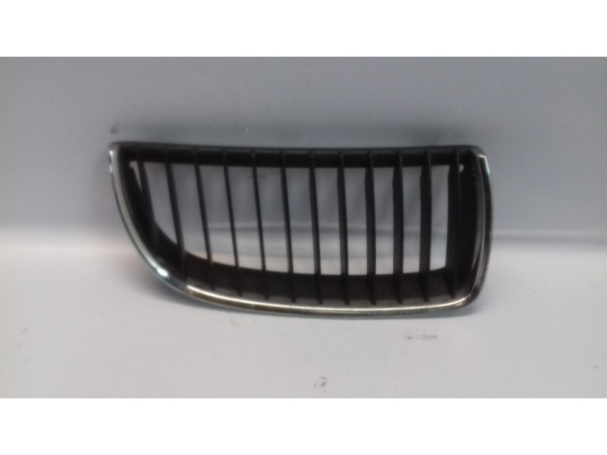 REJILLA DELANTERA IZQUIERDA BMW SERIE 1 2007
