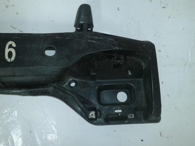 REFUERZO DE PARAGOLPES DELANTERO SUBARU FORESTER 2001