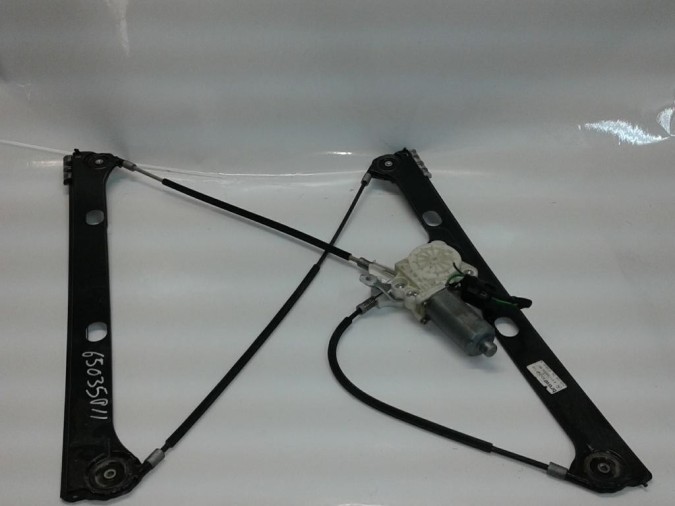 ELEVALUNAS DELANTERO IZQUIERDO MERCEDES VANEO 2002