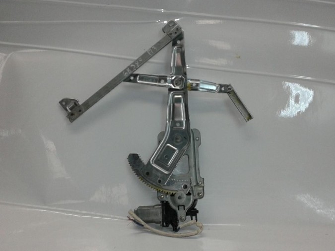 ELEVALUNAS TRASERO IZQUIERDO SUBARU FORESTER 2001